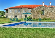 Portugal Minho Ponte de Lima Casa de Luou villa accommodation swimming pool